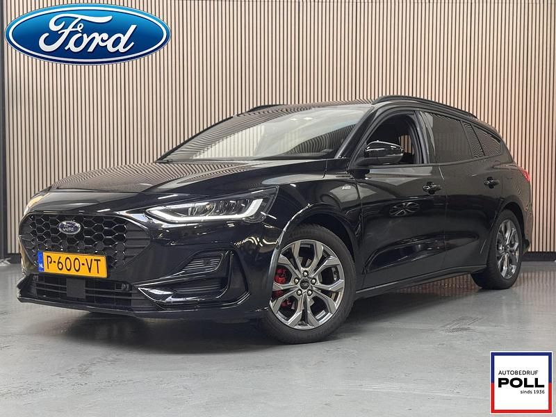 Zwart Gebruikt 2022 Ford Focus ST-Line Stationwagen | € 21.900 (Eerlijke prijs) - Afbeelding 1/4