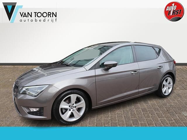 Grijs Gebruikt 2016 Seat Leon CONNECT Hatchback | € 13.998 (Eerlijke prijs) - Afbeelding 1/4