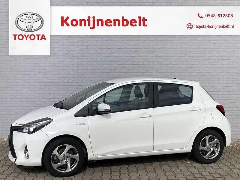Wit Gebruikt 2016 Toyota Yaris Hybrid Trend Hatchback | € 15.495 (Eerlijke prijs) - Afbeelding 1/3