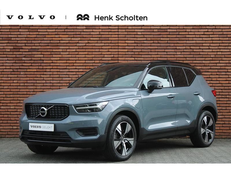 Grijs Gebruikt 2022 Volvo XC40 R-Design SUV | € 42.950 (Duur) - Afbeelding 1/4