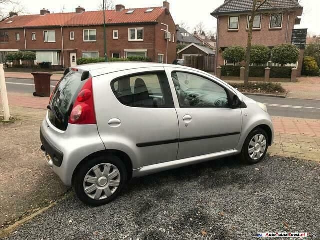 Occasion Peugeot 107 68 PK (50 kW) 2006 Grijs Hatchback