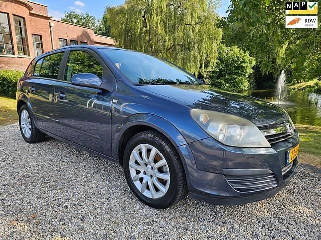 Grijs Gebruikt 2006 Opel Astra Cosmo Hatchback | € 1.499 (Goede deal) - Afbeelding 1/4