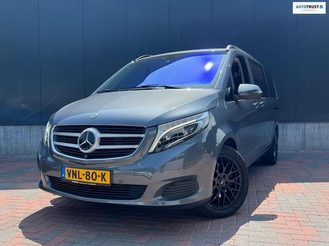 Grijs Gebruikt 2018 Mercedes V250 MPV | € 47.899 (Iets duurder) - Afbeelding 1/4