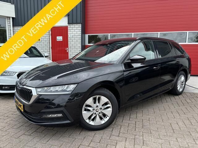 Zwart Gebruikt 2021 Skoda Octavia Business Line Stationwagen | € 15.888 (Eerlijke prijs) - Afbeelding 1/4