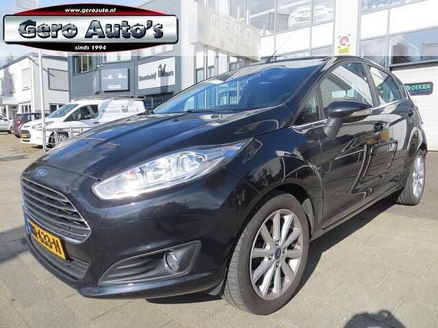 Zwart Gebruikt 2015 Ford Fiesta Titanium Hatchback | € 5.900 (Eerlijke prijs) - Afbeelding 1/4