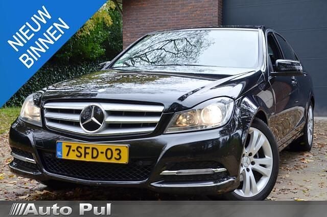 Zwart Gebruikt 2011 Mercedes C200 Avantgarde Sedan | € 9.950 (Eerlijke prijs) - Afbeelding 1/4