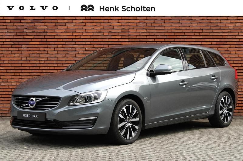 Grijs Gebruikt 2018 Volvo V60 Dynamic Stationwagen | € 19.950 (Super prijs) - Afbeelding 1/4