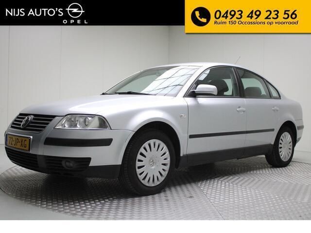 Grijs Gebruikt 2002 VW Passat Trendline Sedan | € 2.450 (Goede deal) - Afbeelding 1/4