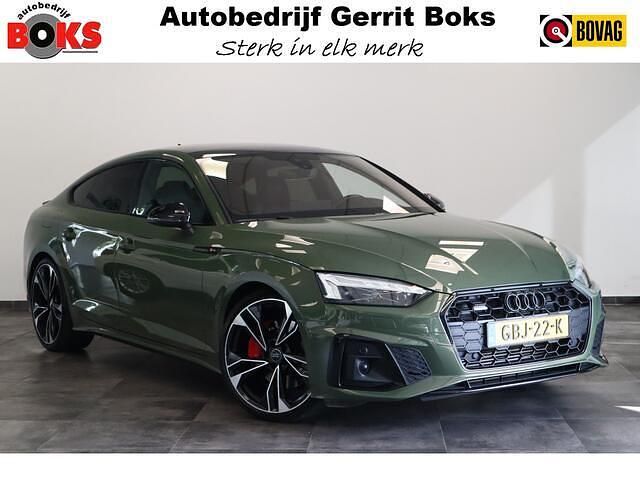 Groen, metallic lak Gebruikt 2021 Audi A5 Sportback S-Line Hatchback | € 46.949 - Afbeelding 1/3