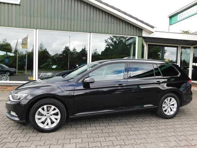 Zwart Gebruikt 2018 VW Passat Stationwagen | € 17.450 (Goede deal) - Afbeelding 1/4