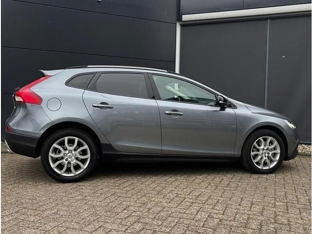 Occasion Volvo V40 153 PK (112 kW) 2020 Grijs Hatchback