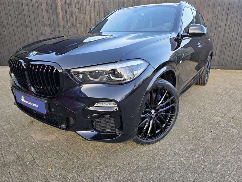 Zwart Gebruikt 2021 BMW X5 Executive SUV | € 59.950 (Eerlijke prijs) - Afbeelding 1/4