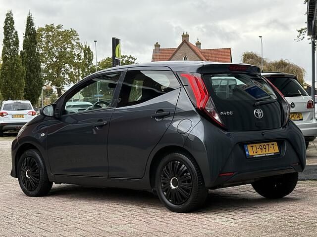 Occasion Toyota Aygo 74 PK (54 kW) 2018 Grijs Hatchback