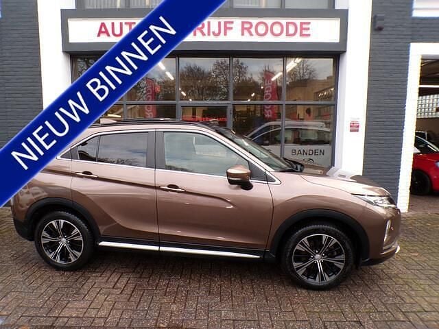 Bruin Gebruikt 2018 Mitsubishi Eclipse Cross Top SUV | € 16.950 (Iets duurder) - Afbeelding 1/4