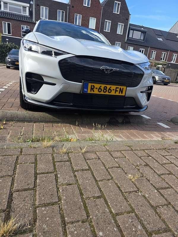 Wit Gebruikt 2022 Ford Mustang Mach-E GT SUV | € 38.000 (Super prijs) - Afbeelding 1/4