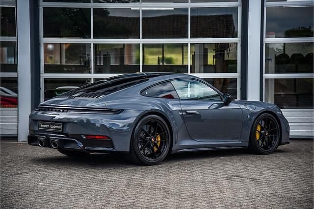 Nieuw Porsche 911 Carrera 4 GTS 541 PK (397 kW) 2025 Grijs Coupé