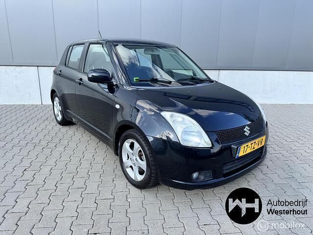 Zwart, metallic lak Gebruikt 2007 Suzuki Swift Hatchback | € 1.495 (Super prijs) - Afbeelding 1/4