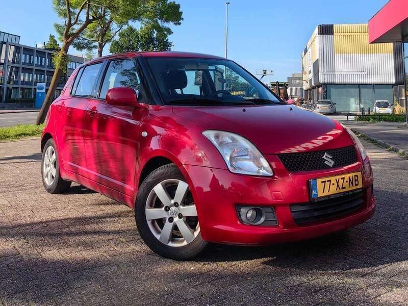 Rood Gebruikt 2007 Suzuki Swift Hatchback | € 1.950 (Goede deal) - Afbeelding 1/4