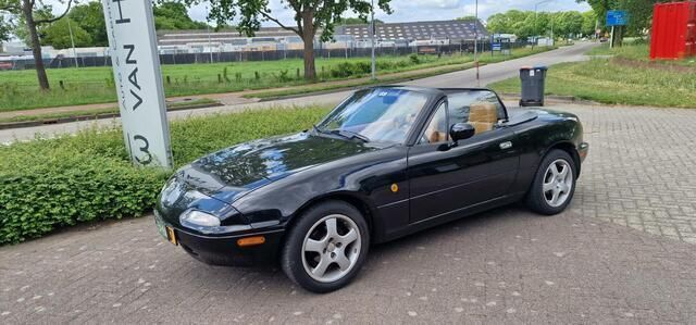 Zwart Gebruikt 1992 Mazda MX5 Edition Cabriolet | € 6.599 - Afbeelding 1/4