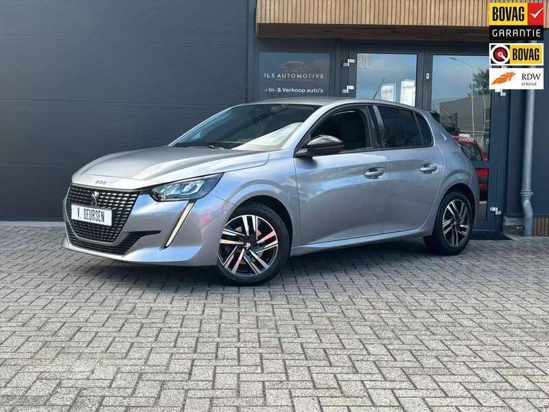 Grijs Gebruikt 2022 Peugeot 208 Allure Hatchback | € 18.375 (Super prijs) - Afbeelding 1/4