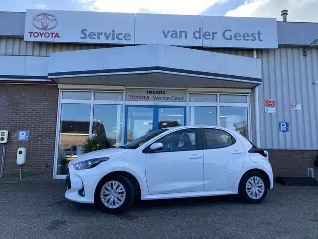 Gebruikt 2024 Toyota Yaris Hybrid Active Hatchback | € 21.850 (Goede deal) - Afbeelding 1/4