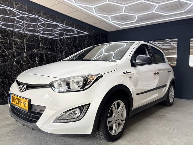 Wit Gebruikt 2013 Hyundai i20 Edition Hatchback | € 2.950 (Super prijs) - Afbeelding 1/4