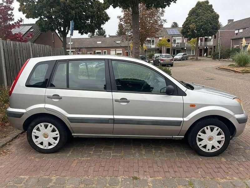 Occasion Ford Fusion 80 PK (58 kW) 2006 Grijs MPV