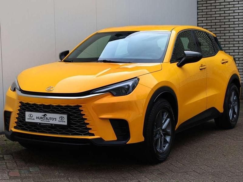 Geel Nieuw 2025 Lexus LBX SUV | € 35.750 (Super prijs) - Afbeelding 1/4