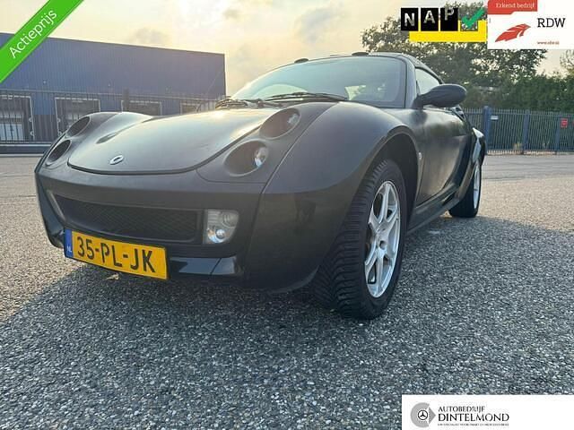 Zwart Gebruikt 2004 Smart Roadster Cabriolet | € 3.750 (Eerlijke prijs) - Afbeelding 1/4