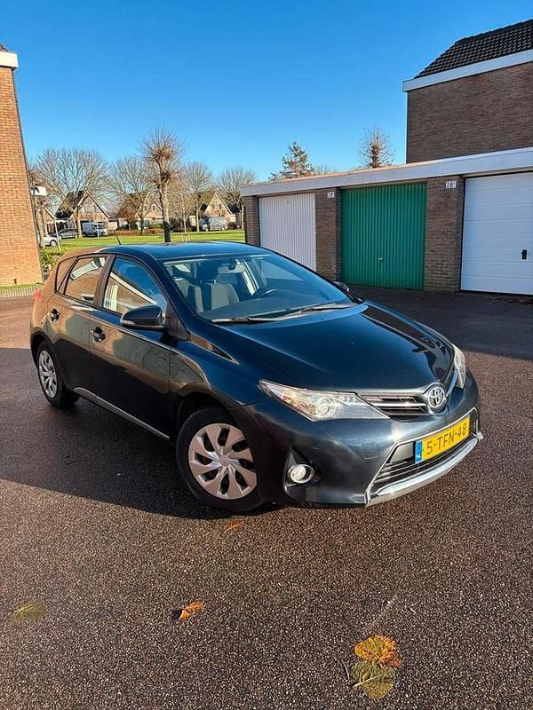 Grijs Gebruikt 2014 Toyota Auris MPV | € 10.500 (Super prijs) - Afbeelding 1/4