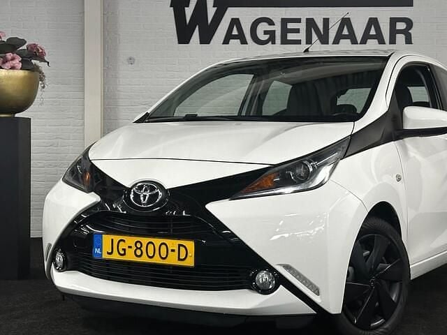 Occasion Toyota Aygo X-play 69 PK (50 kW) 2016 Wit Hatchback