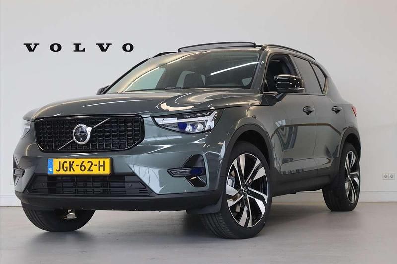 Groen Occasion 2025 Volvo XC40 Plus SUV | € 56.900 - Afbeelding 1/4