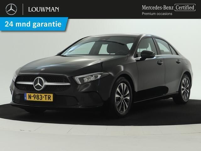 Zwart Gebruikt 2022 Mercedes A180 Business Sedan | € 27.950 (Goede deal) - Afbeelding 1/3