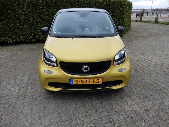 Occasion Smart ForFour Electric Drive 60 kW (82 PK) 2018 Geel Hatchback