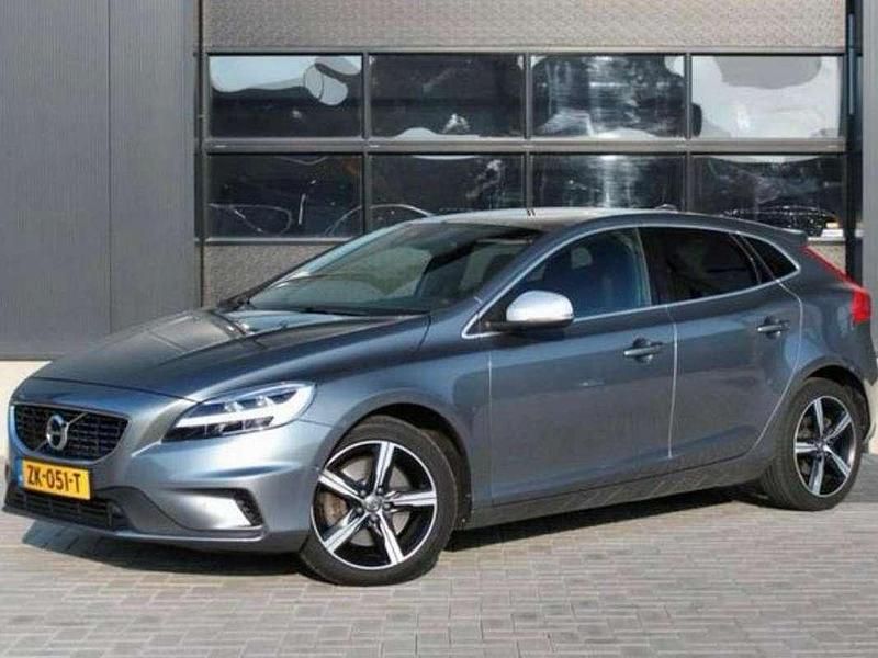 Grijs Gebruikt 2019 Volvo V40 R-Design Stationwagen | € 12.950 (Goede deal) - Afbeelding 1/4