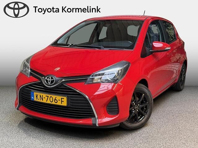 Rood Gebruikt 2016 Toyota Yaris Trend Hatchback | € 7.950 - Afbeelding 1/4