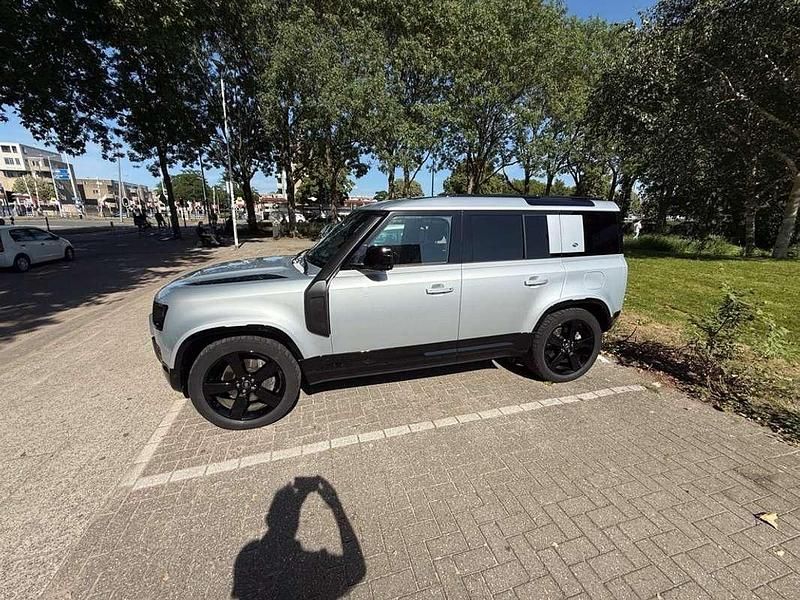 Zilver Gebruikt 2022 Land Rover Defender HSE Dynamic SUV | € 72.500 - Afbeelding 1/4