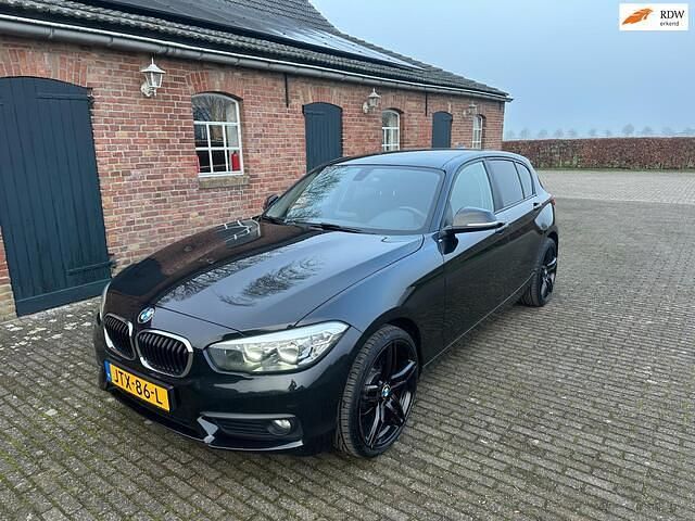Zwart Occasion 2016 BMW 116 M Sport Hatchback | € 9.900 (Eerlijke prijs) - Afbeelding 1/4