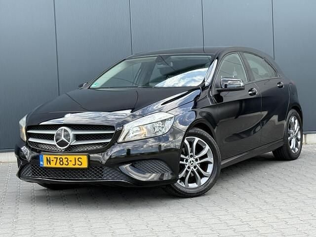 Zwart Gebruikt 2015 Mercedes A180 Ambition Hatchback | € 6.995 (Super prijs) - Afbeelding 1/4