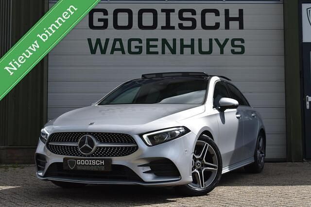 Grijs Gebruikt 2021 Mercedes A180 Business Sedan | € 26.690 (Goede deal) - Afbeelding 1/4