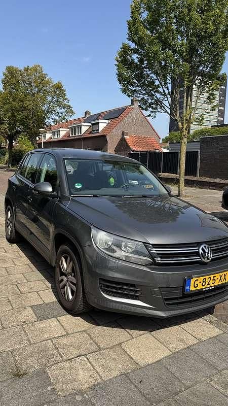 Grijs Gebruikt 2014 VW Tiguan Sport SUV | € 8.000 (Goede deal) - Afbeelding 1/4