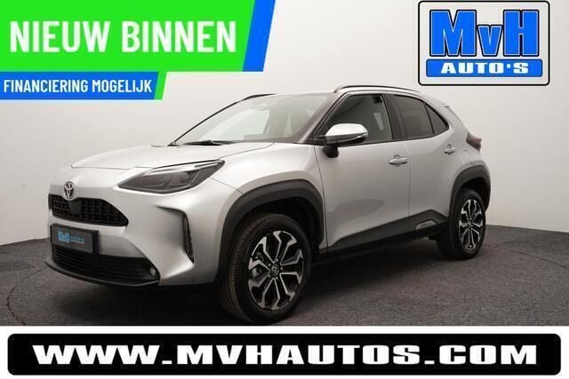 Zilver Gebruikt 2024 Toyota Yaris Cross Business Edition SUV | € 29.999 (Eerlijke prijs) - Afbeelding 1/4