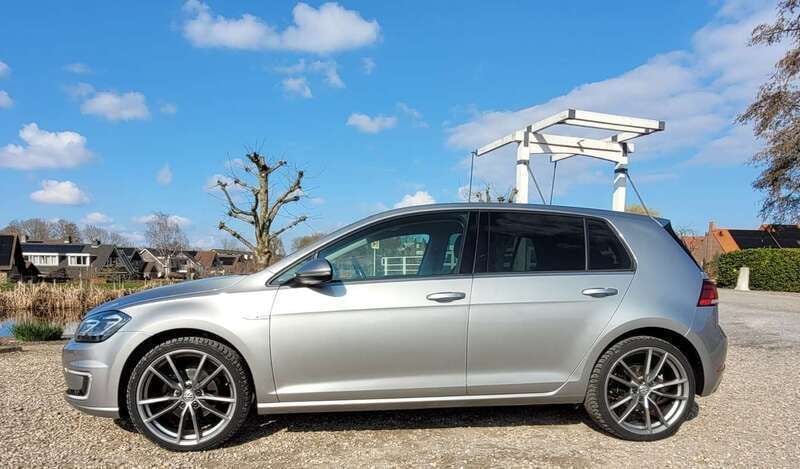 Grijs Gebruikt 2018 VW e-Golf Hatchback | € 11.999 (Eerlijke prijs) - Afbeelding 1/4