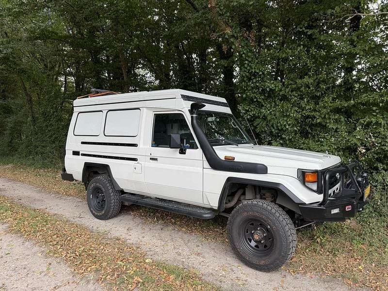Wit Gebruikt 2001 Toyota Land Cruiser | € 43.500 - Afbeelding 1/4