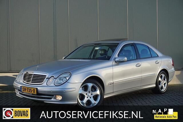 Grijs Occasion 2004 Mercedes E500 Avantgarde Sedan | € 7.945 (Super prijs) - Afbeelding 1/4