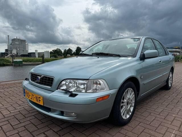 Groen Gebruikt 2002 Volvo S40 Sedan | € 3.999 (Eerlijke prijs) - Afbeelding 1/4