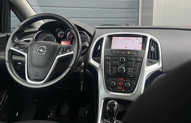 Occasion Opel Astra Edition 140 PK (102 kW) 2011 Zwart Hatchback