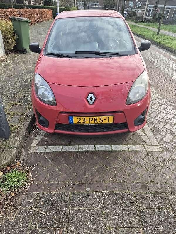 Rood Occasion 2011 Renault Twingo Collection Hatchback | € 2.000 (Super prijs) - Afbeelding 1/4