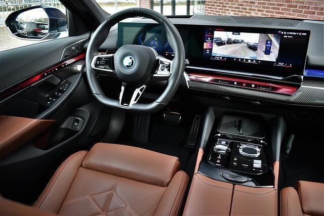 Occasion BMW i5 M Sport 289 kW (394 PK) 2024 Blauw Stationwagen