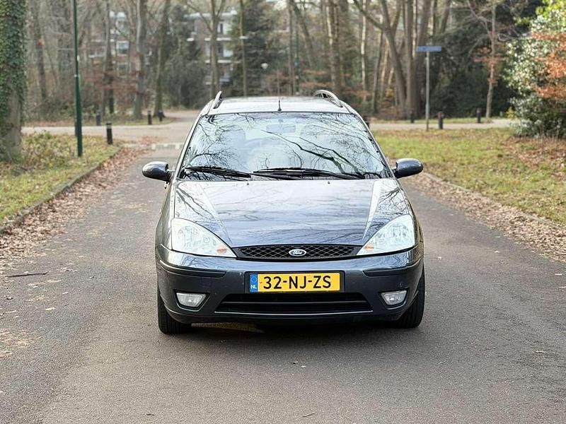 Occasion 2003 Ford Focus Futura Stationwagen | € 1.400 (Eerlijke prijs) - Afbeelding 1/4